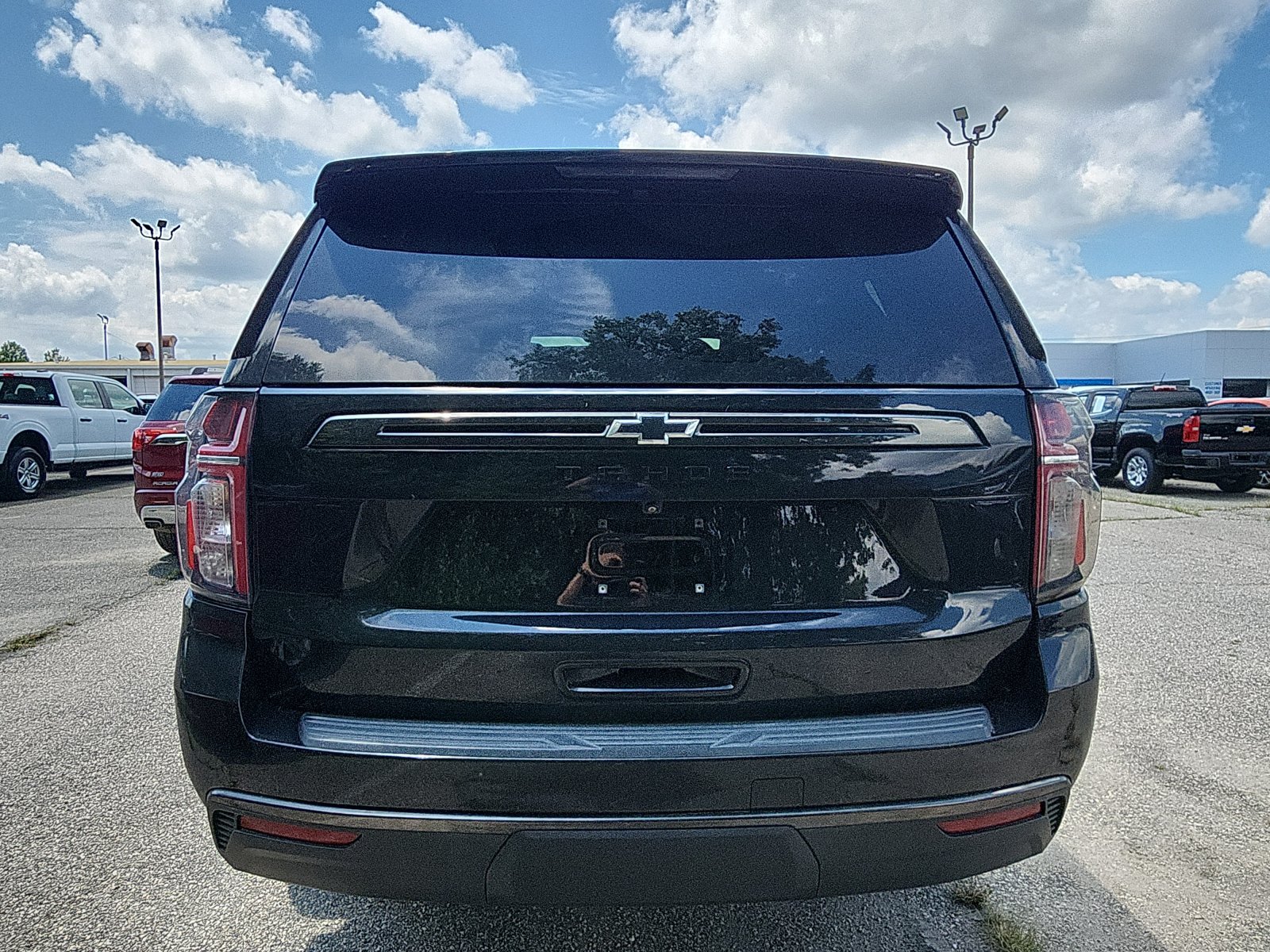 Used 2021 Chevrolet Tahoe Z71 w/ Z71 Signature Package AWD/4WD image 4