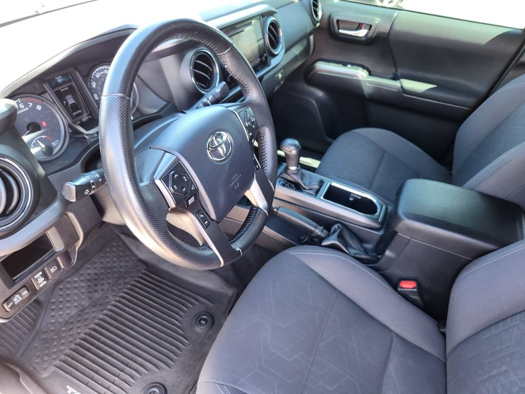 Used 2019 Toyota Tacoma TRD Sport AWD/4WD image 10