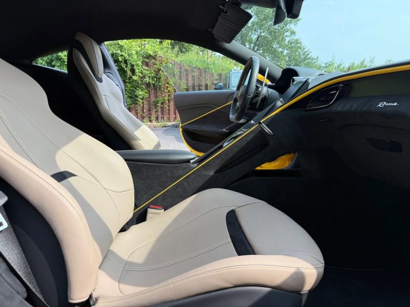 Used 2022 Ferrari Roma image 20