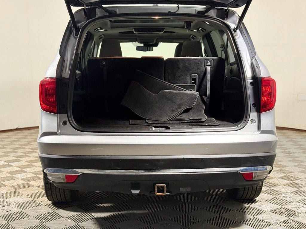 Used 2017 Honda Pilot Elite image 6