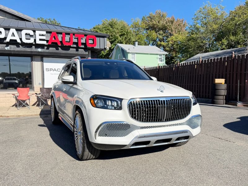 Used 2023 Mercedes-Benz Maybach GLS 600 4MATIC image 4