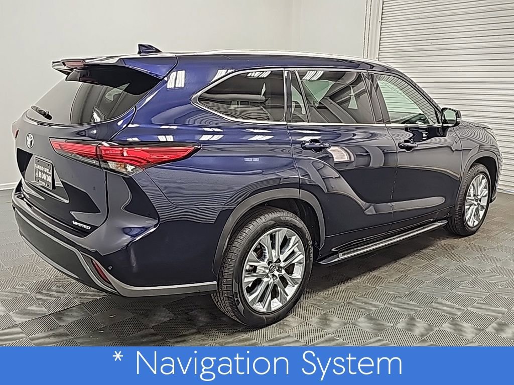 Used 2023 Toyota Highlander Limited image 9