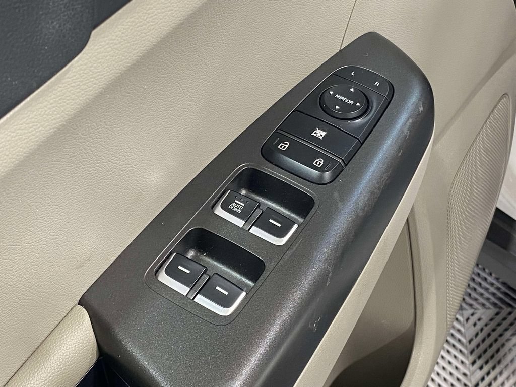 Used 2021 Kia Sportage LX FWD image 19