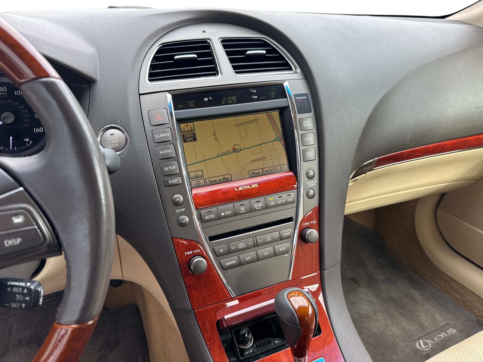 Used 2010 Lexus ES 350 w/ Preferred Accessory Package FWD image 24