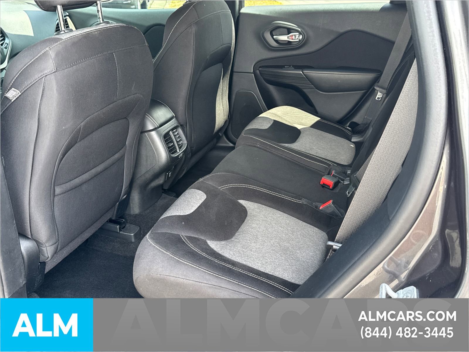 Used 2014 Jeep Cherokee Latitude image 24