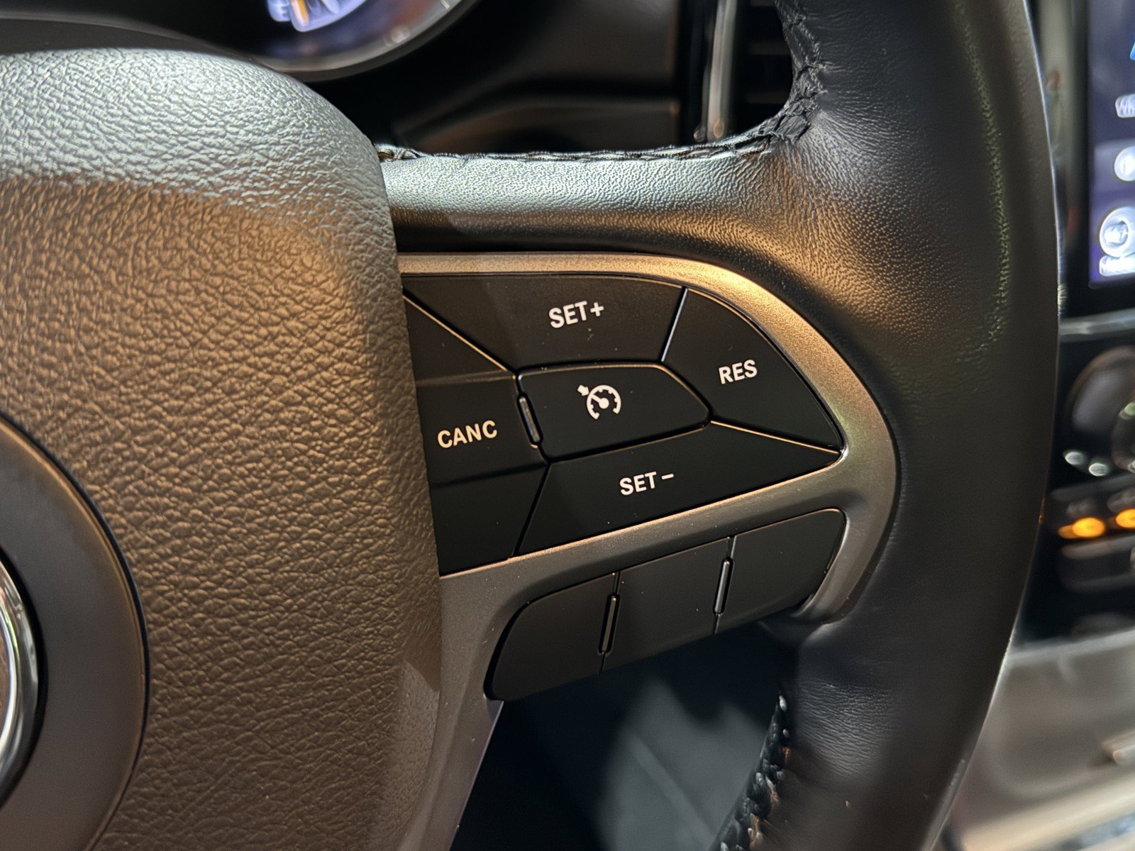 Used 2020 Jeep Grand Cherokee Limited AWD/4WD image 20