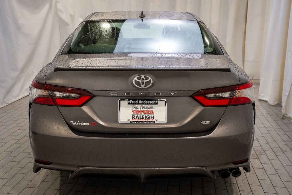 Used 2024 Toyota Camry SE image 4