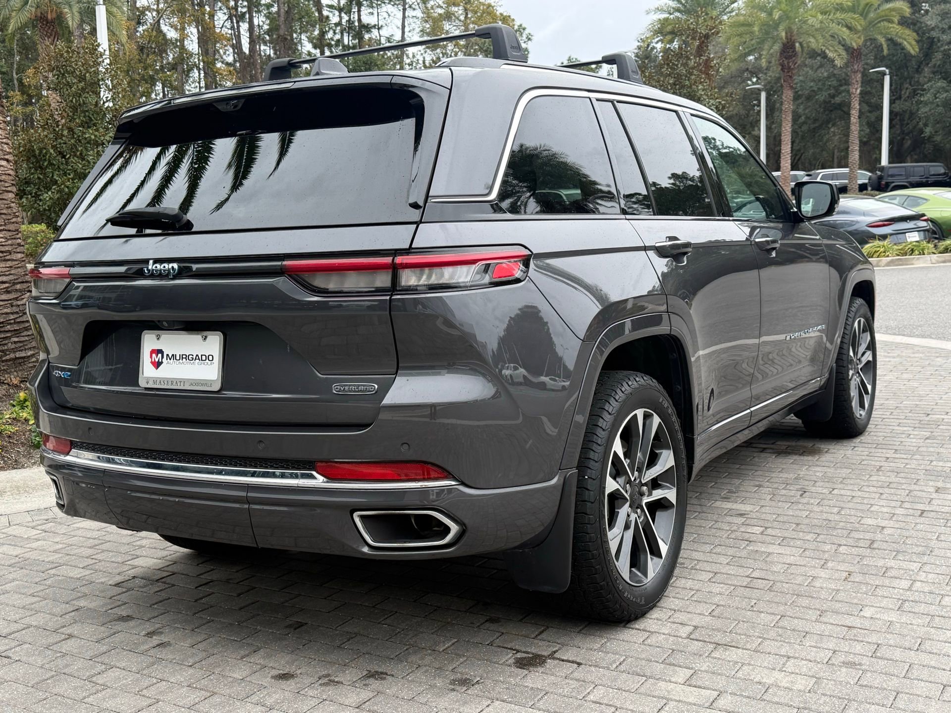 Used 2022 Jeep Grand Cherokee Overland w/ Advanced Protech Group III image 12