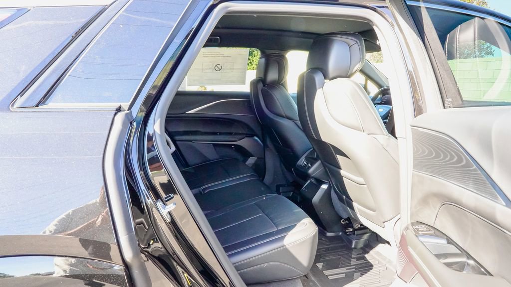 New 2026 Cadillac Lyriq Luxury image 10