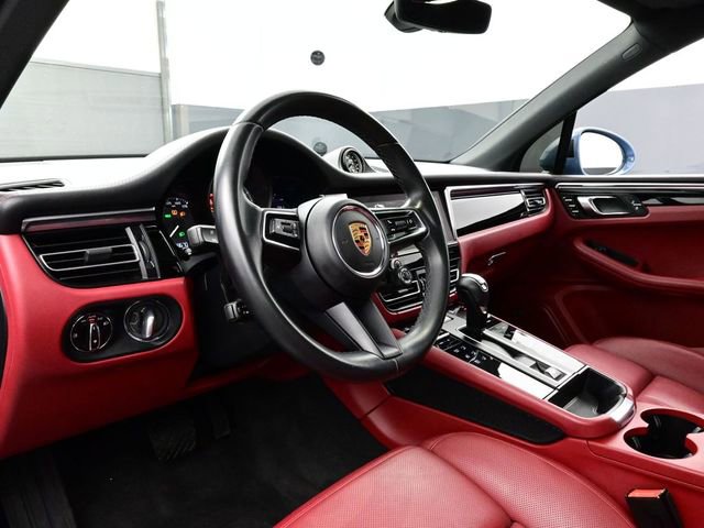 Certified 2022 Porsche Macan S AWD/4WD image 4