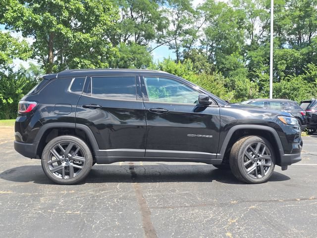 New 2026 Jeep Compass Limited w/ Sun, Sound & Navigation Group AWD/4WD image 28
