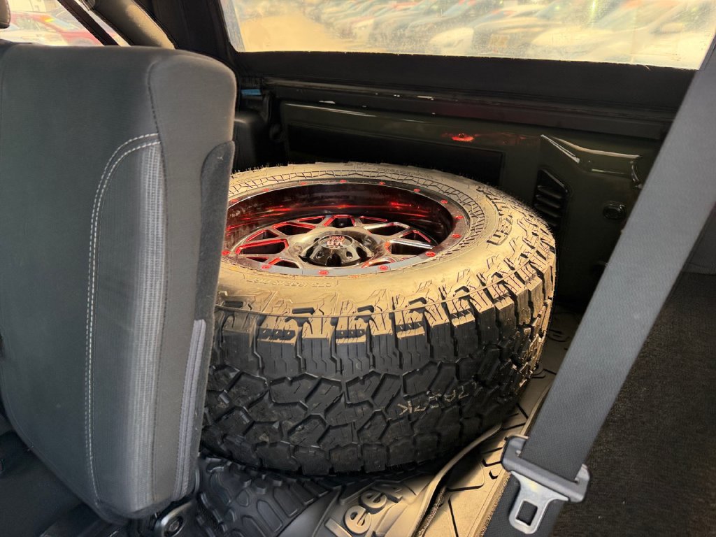 Used 2015 Jeep Wrangler Unlimited Sahara w/ Dual Top Group AWD/4WD image 20
