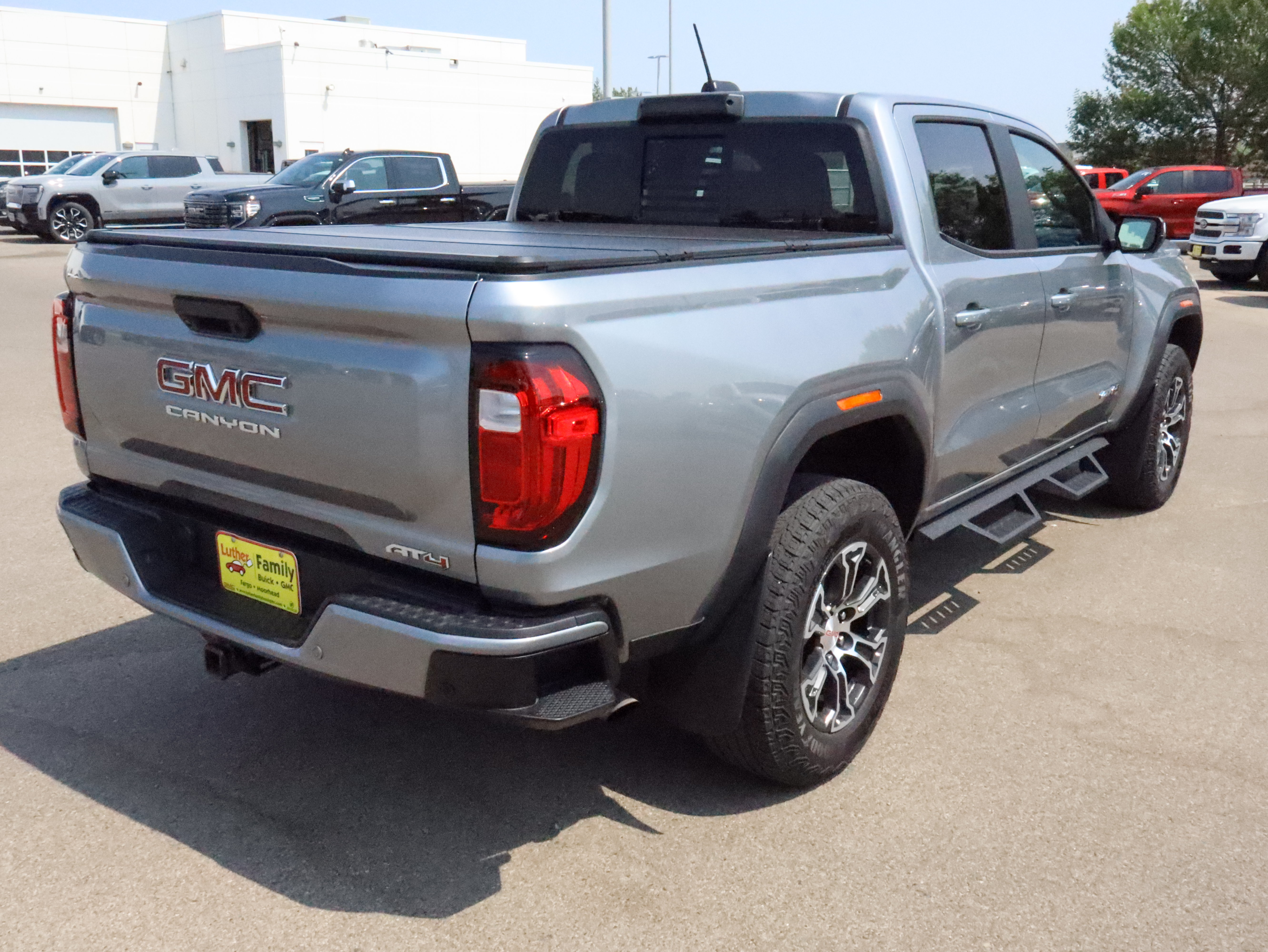 Used 2024 GMC Canyon AT4 w/ Technology Package AWD/4WD image 7