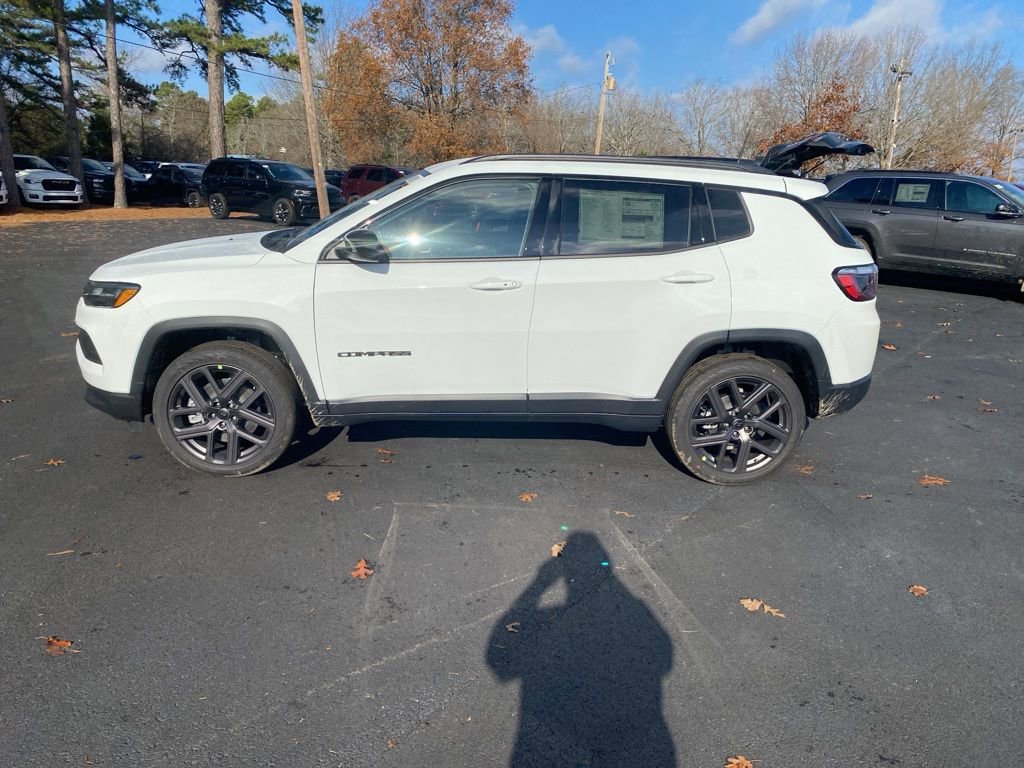 New 2026 Jeep Compass Latitude image 8