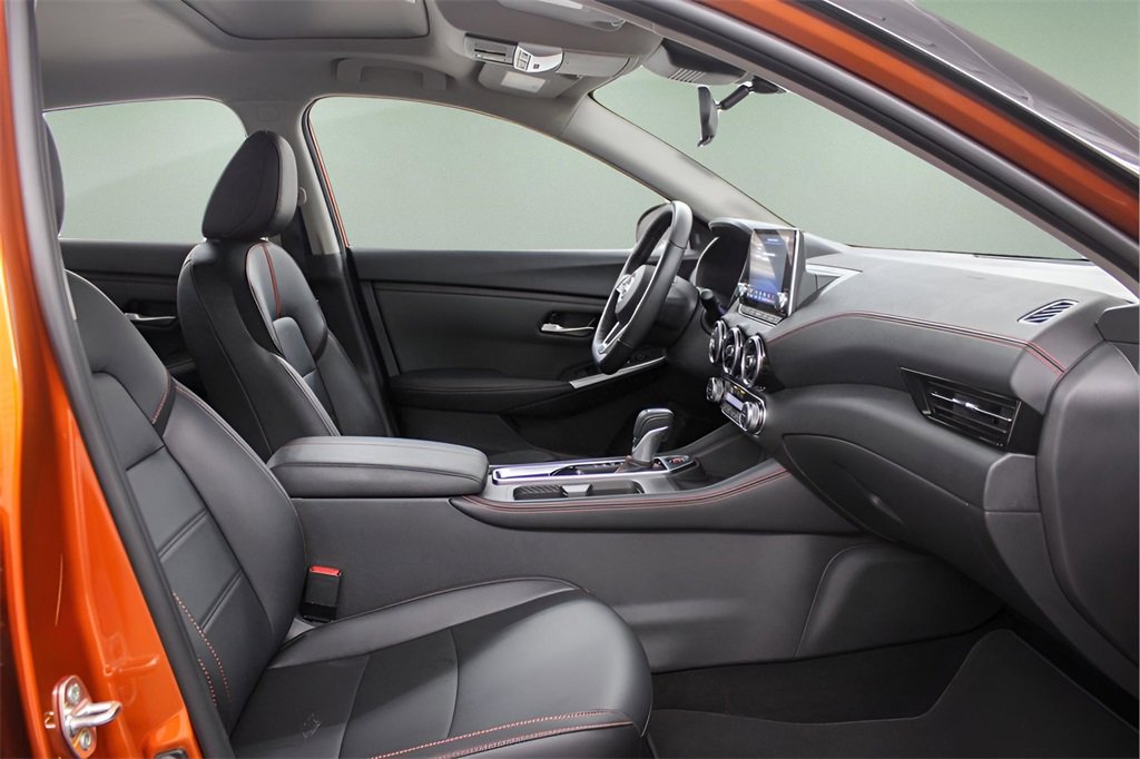 Used 2025 Nissan Sentra SR w/ SR Premium Package image 35