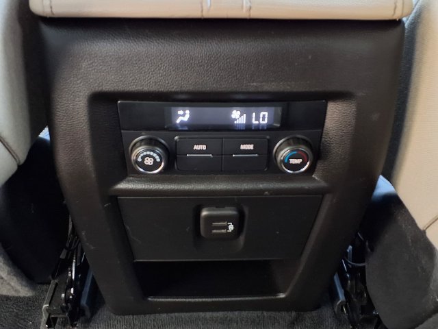 Used 2023 Chevrolet Traverse LS FWD image 11