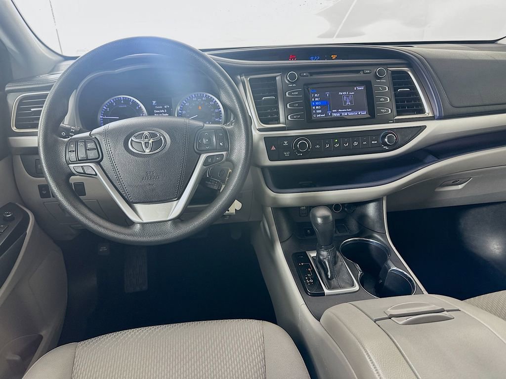 Used 2019 Toyota Highlander LE image 21