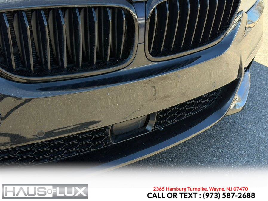 Used 2018 BMW 530i xDrive w/ M Sport Package AWD/4WD image 8