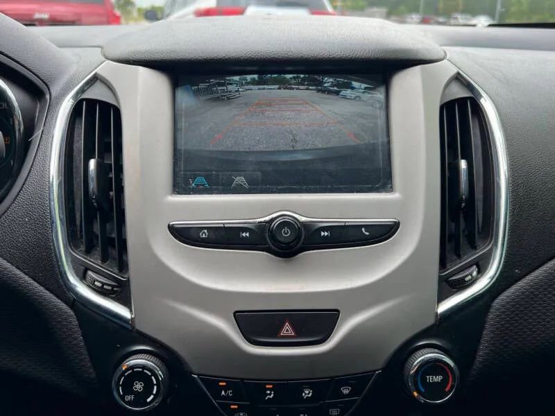 Used 2018 Chevrolet Cruze LS image 20