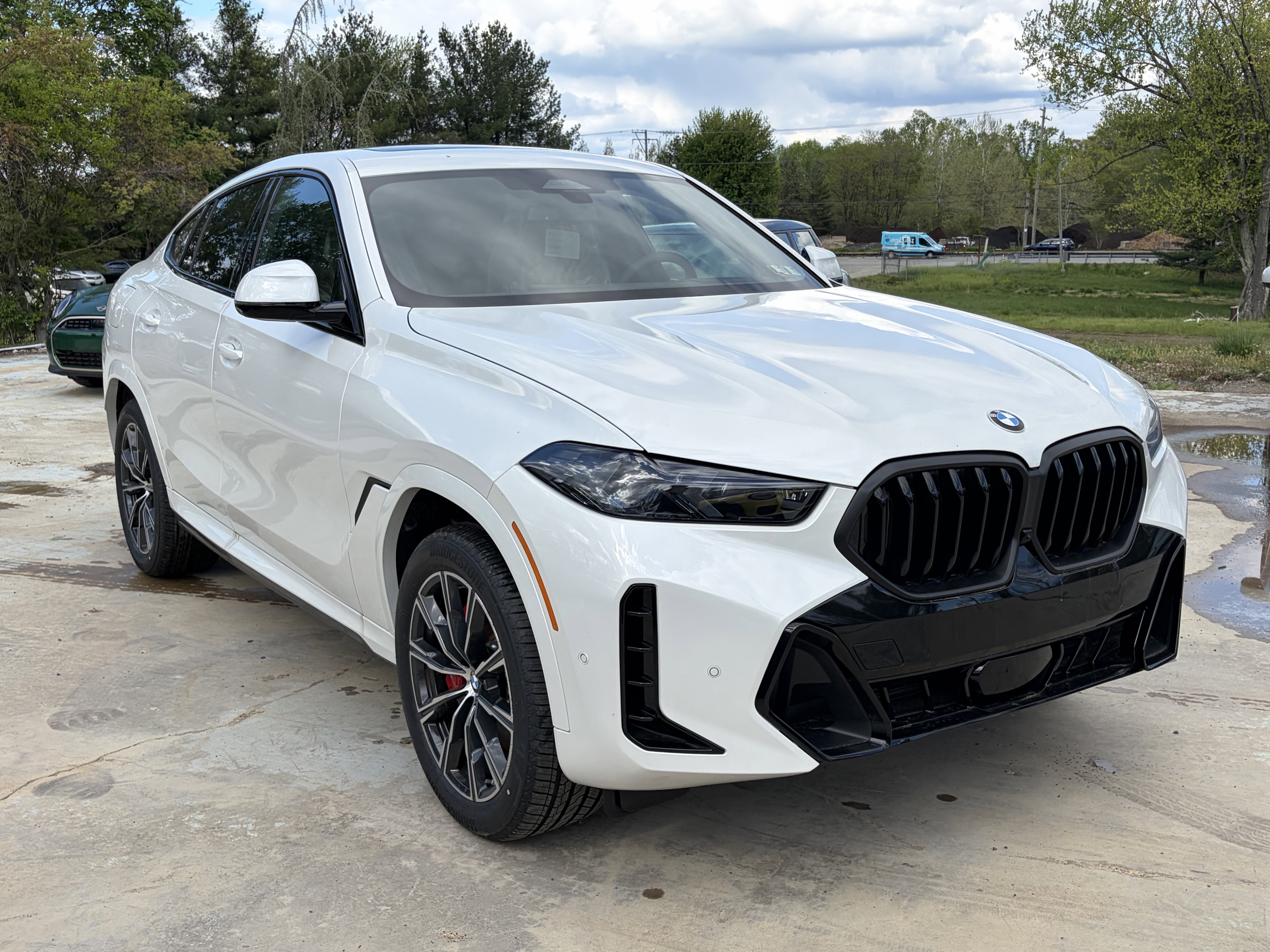 New 2026 BMW X6 xDrive40i w/ Climate Comfort Package image 3