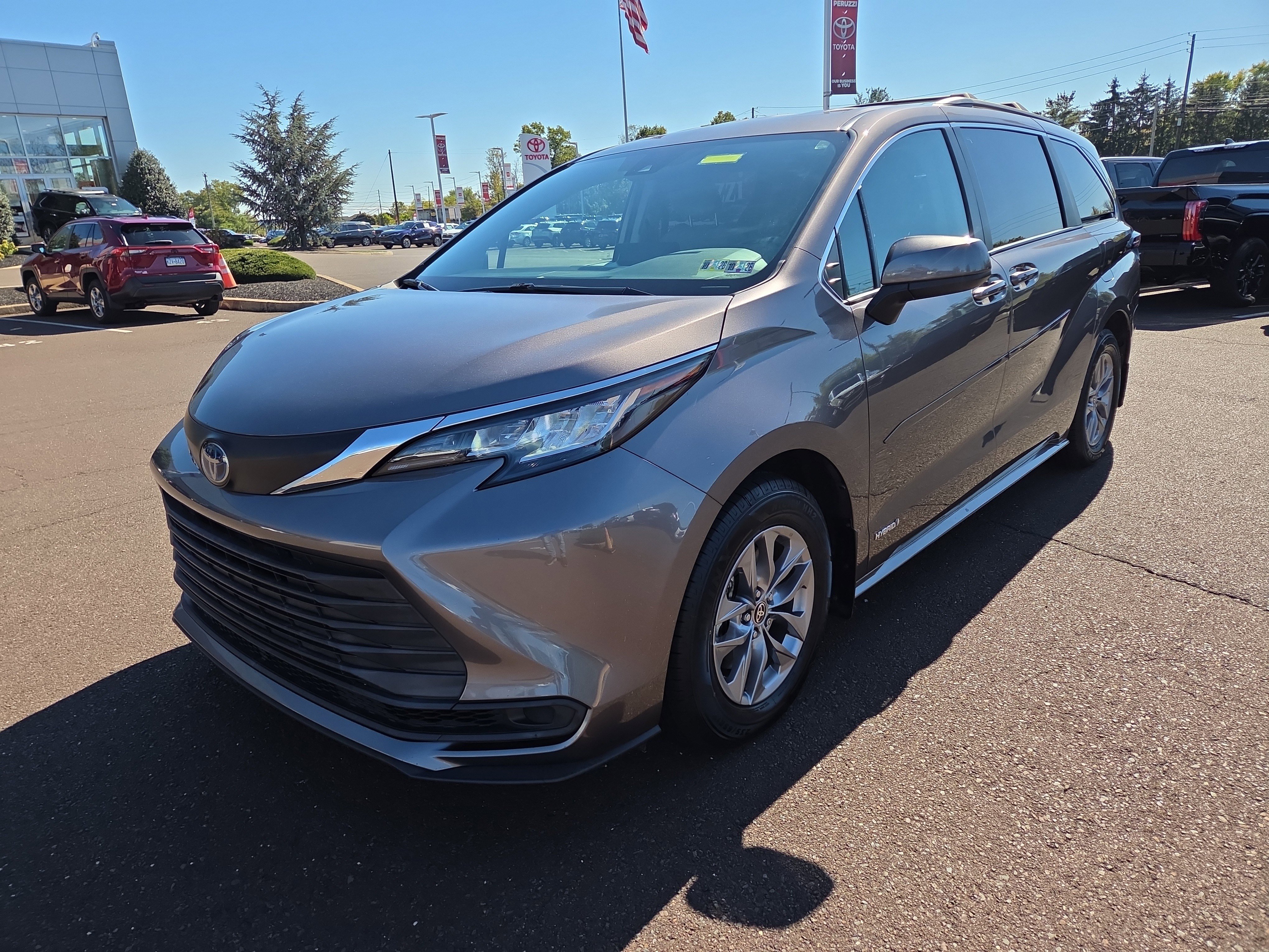 Certified 2021 Toyota Sienna LE image 7