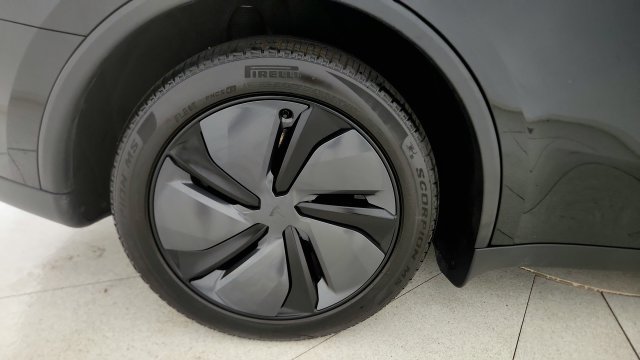 Used 2026 Tesla Model Y 2WD image 73