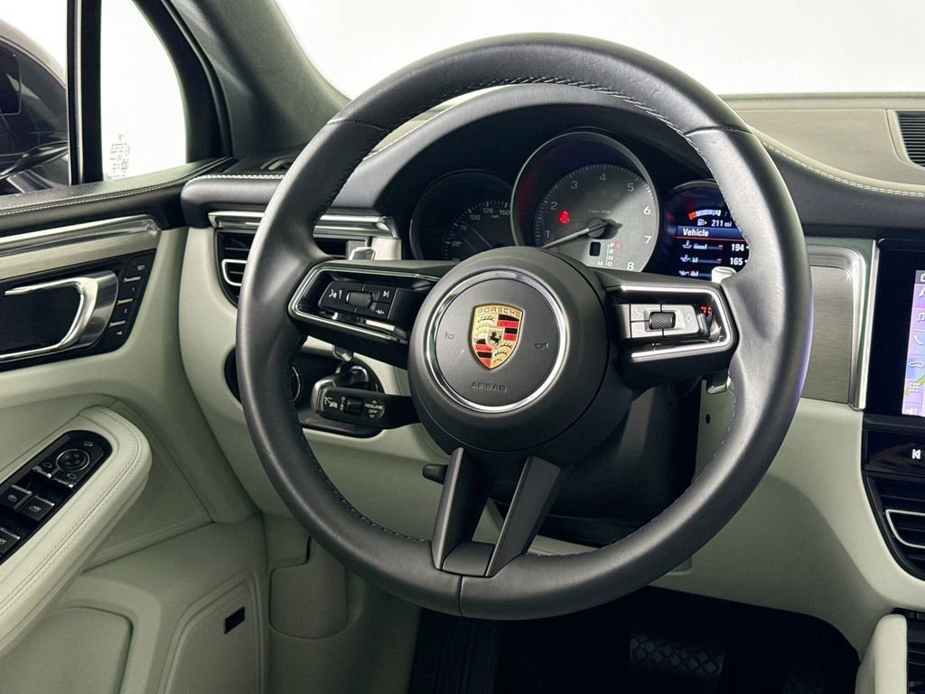 Certified 2025 Porsche Macan S AWD/4WD image 20