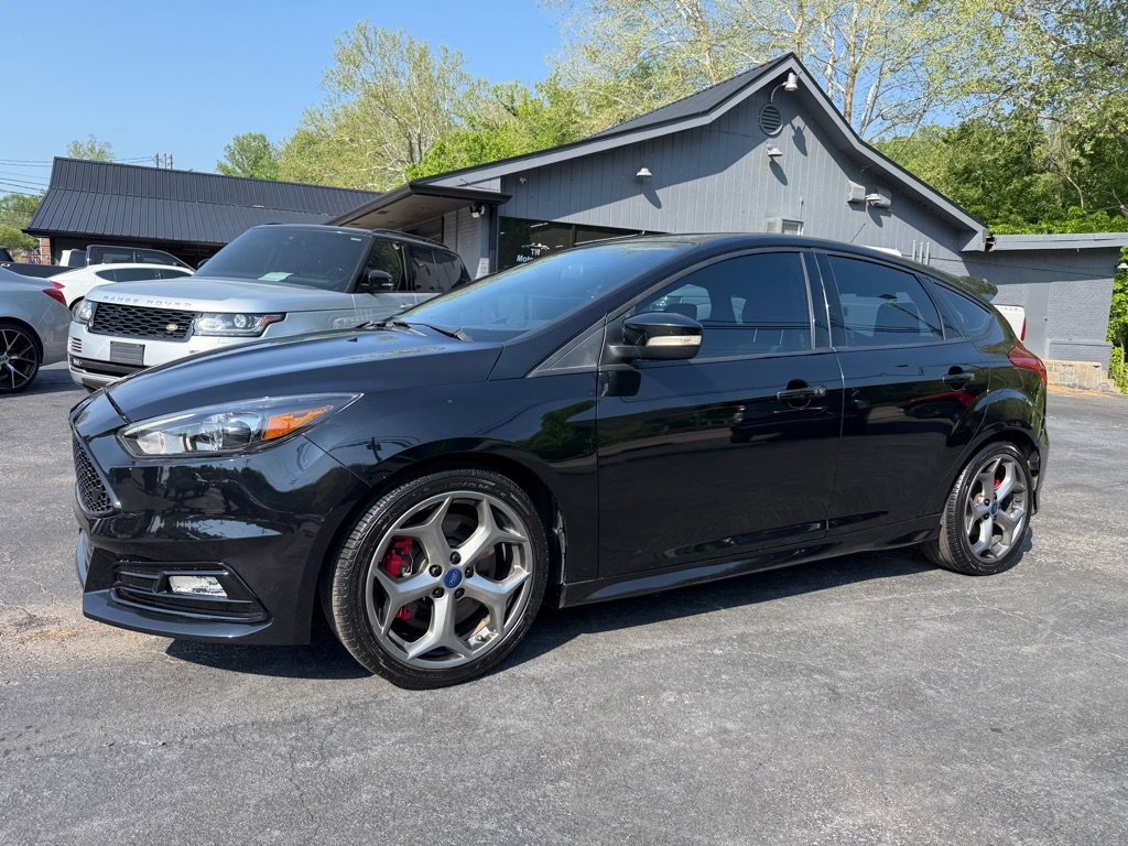 Used 2017 Ford Focus ST w/ Equipment Group 401A FWD image 74
