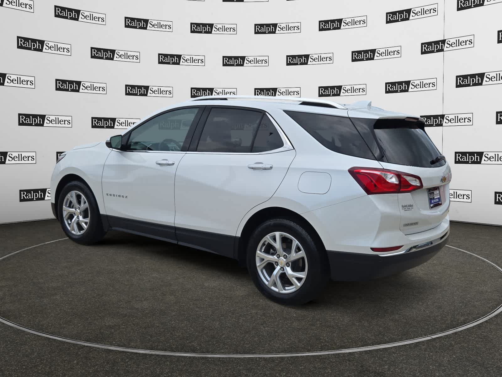 Used 2019 Chevrolet Equinox Premier FWD image 4