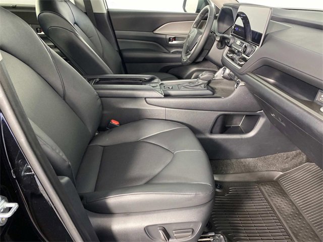 Used 2024 Toyota Grand Highlander XLE image 11