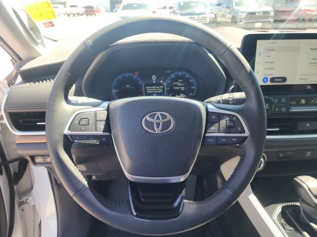 Used 2025 Toyota Grand Highlander FWD image 33