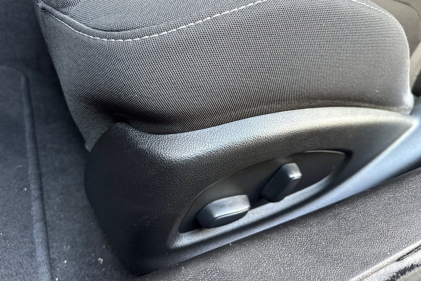 Used 2022 Chevrolet Camaro LT w/ RS Package image 13