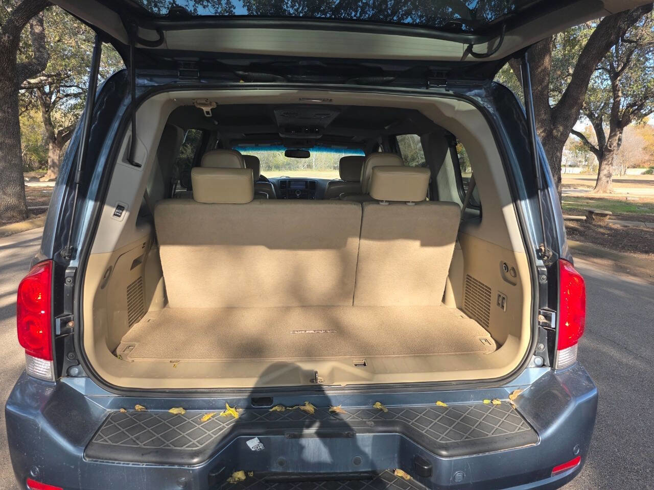 Used 2012 Nissan Armada Platinum image 18