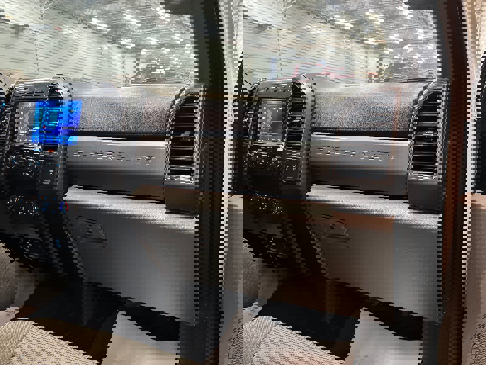 Used 2020 Ford F350 XLT image 30