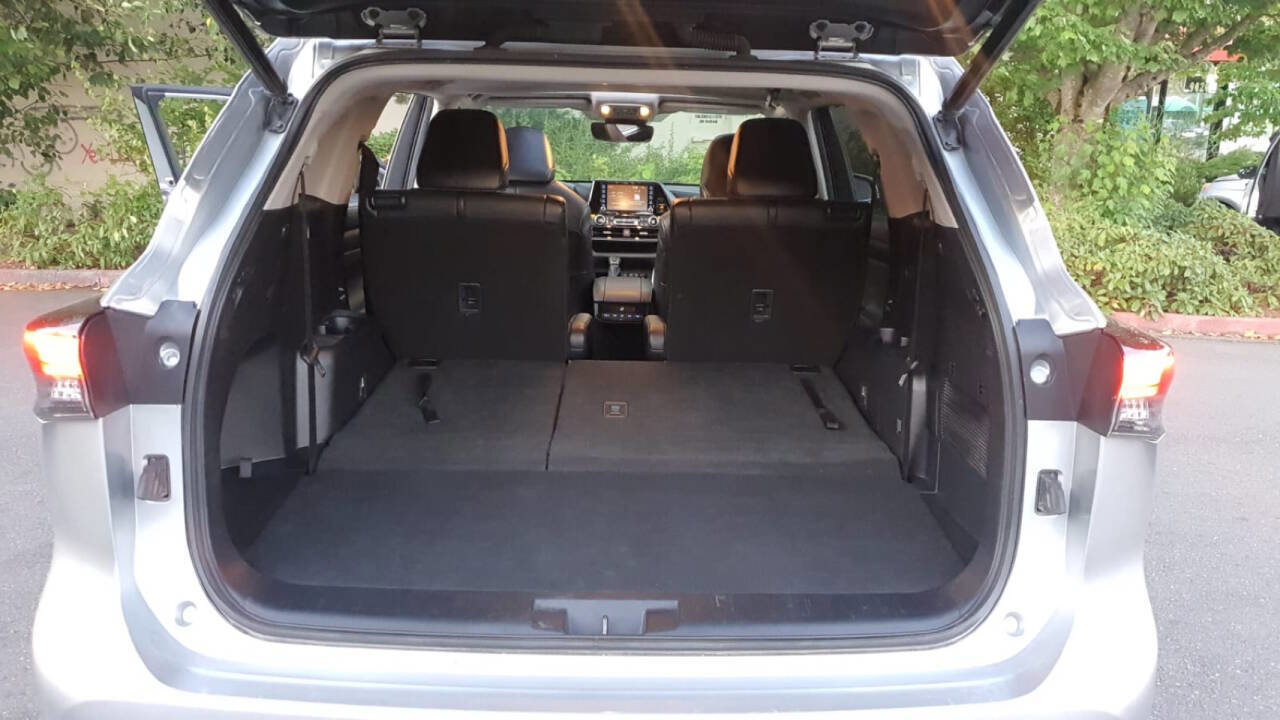 Used 2021 Toyota Highlander XLE image 15
