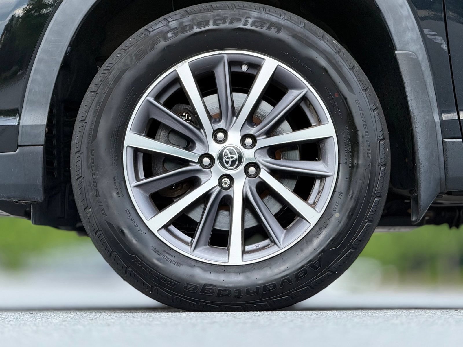 Used 2019 Toyota Highlander XLE AWD/4WD image 18