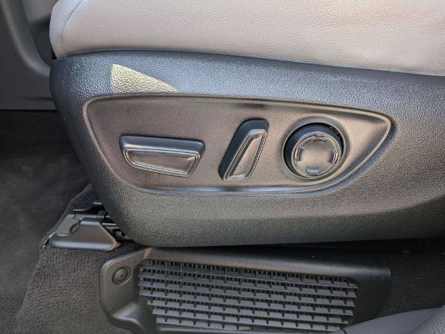 Used 2023 Toyota Sienna XLE FWD image 14