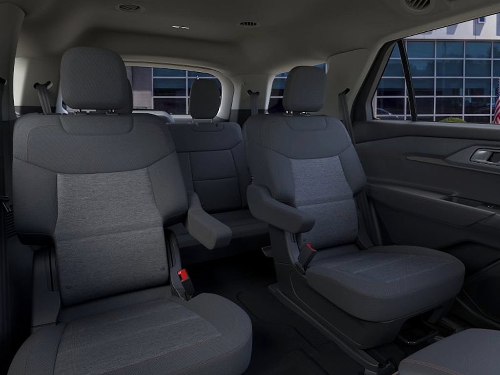 New 2026 Ford Explorer Active RWD image 12
