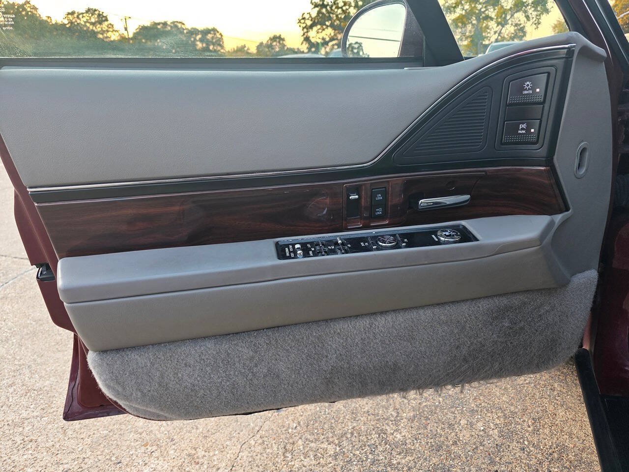 Used 1999 Buick Le Sabre Custom FWD image 17