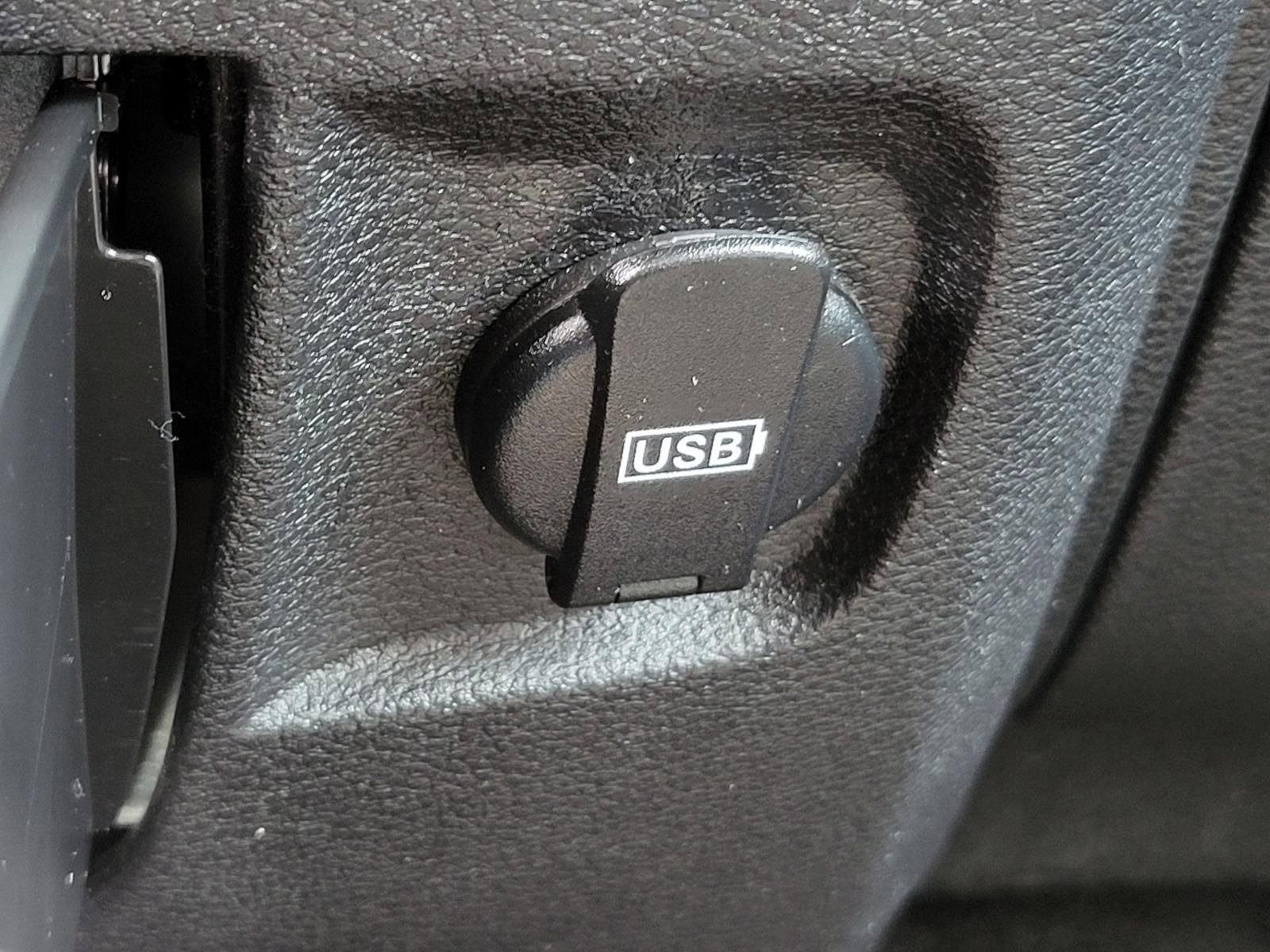 Used 2013 RAM 2500 Tradesman w/ Chrome Appearance Group RWD image 28