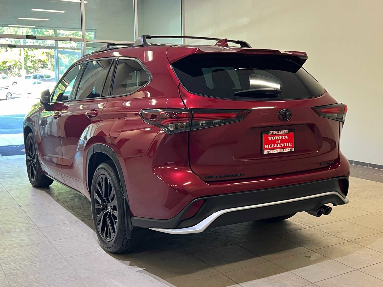 Certified 2024 Toyota Highlander XSE image 4