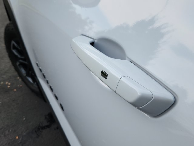 New 2027 Chevrolet Equinox ACTIV w/ Safety and Technology Package FWD image 12