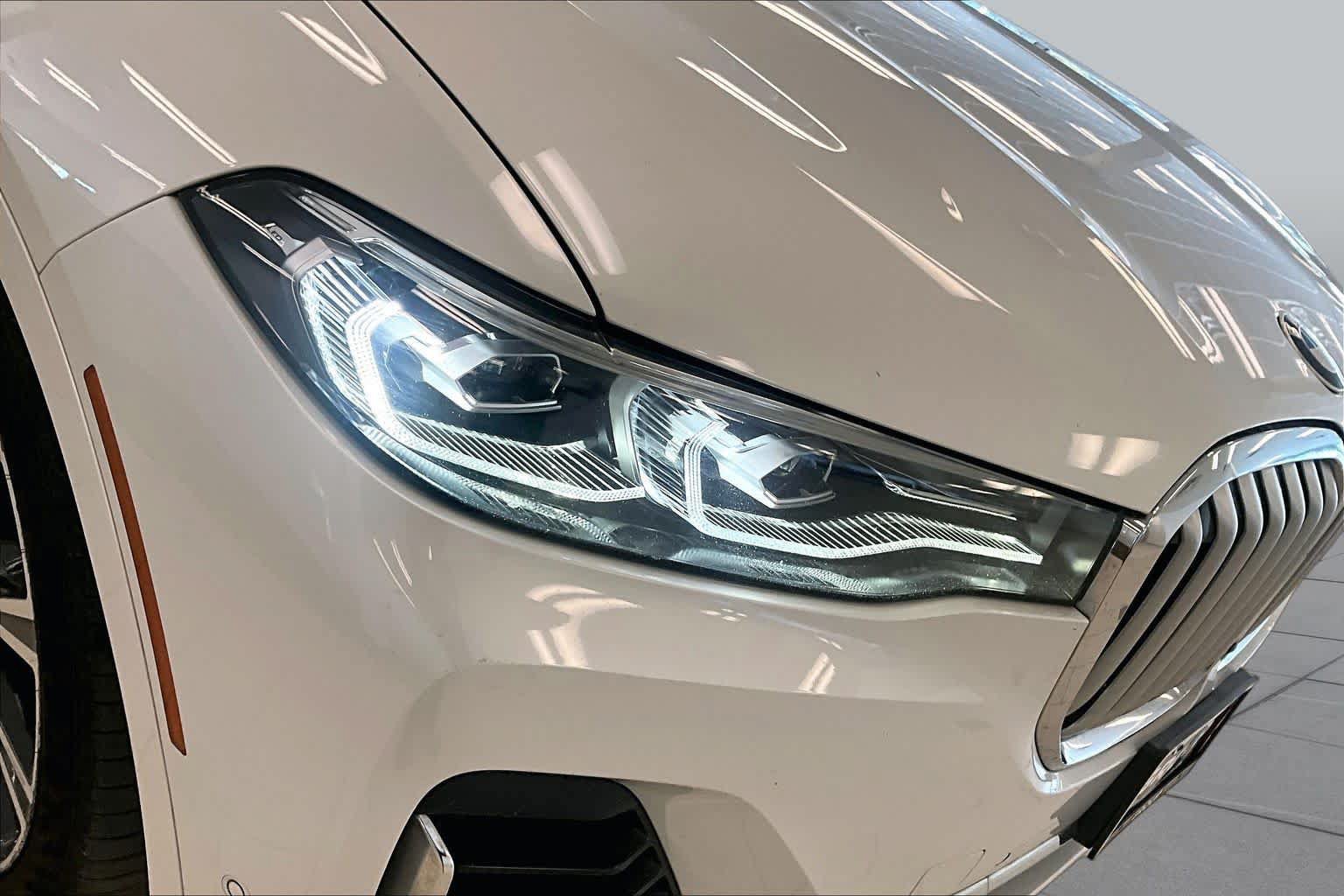 Used 2020 BMW X7 xDrive40i w/ Premium Package AWD/4WD image 26