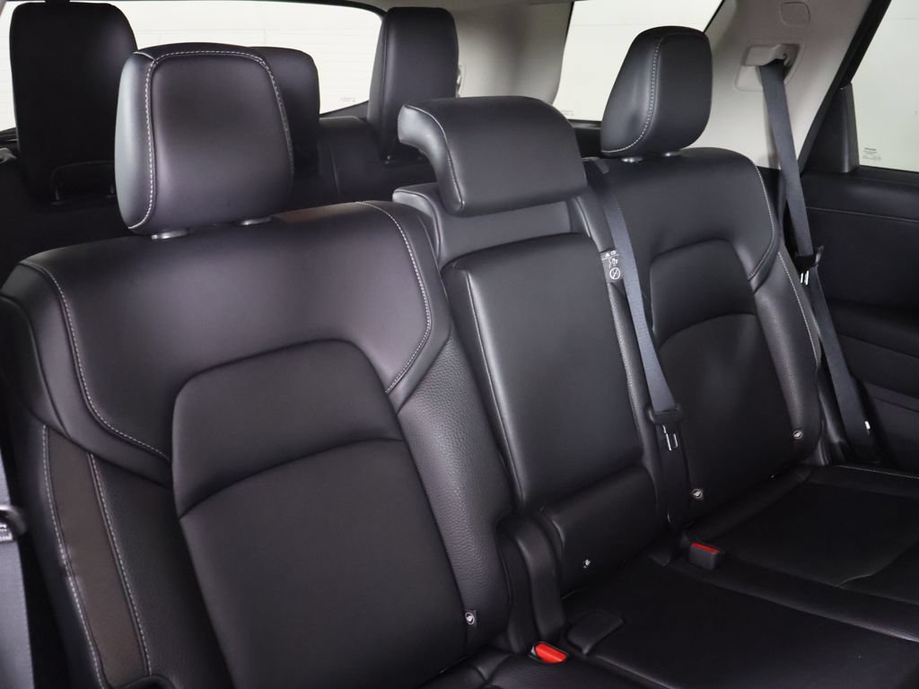Used 2023 Nissan Pathfinder SL AWD/4WD image 32