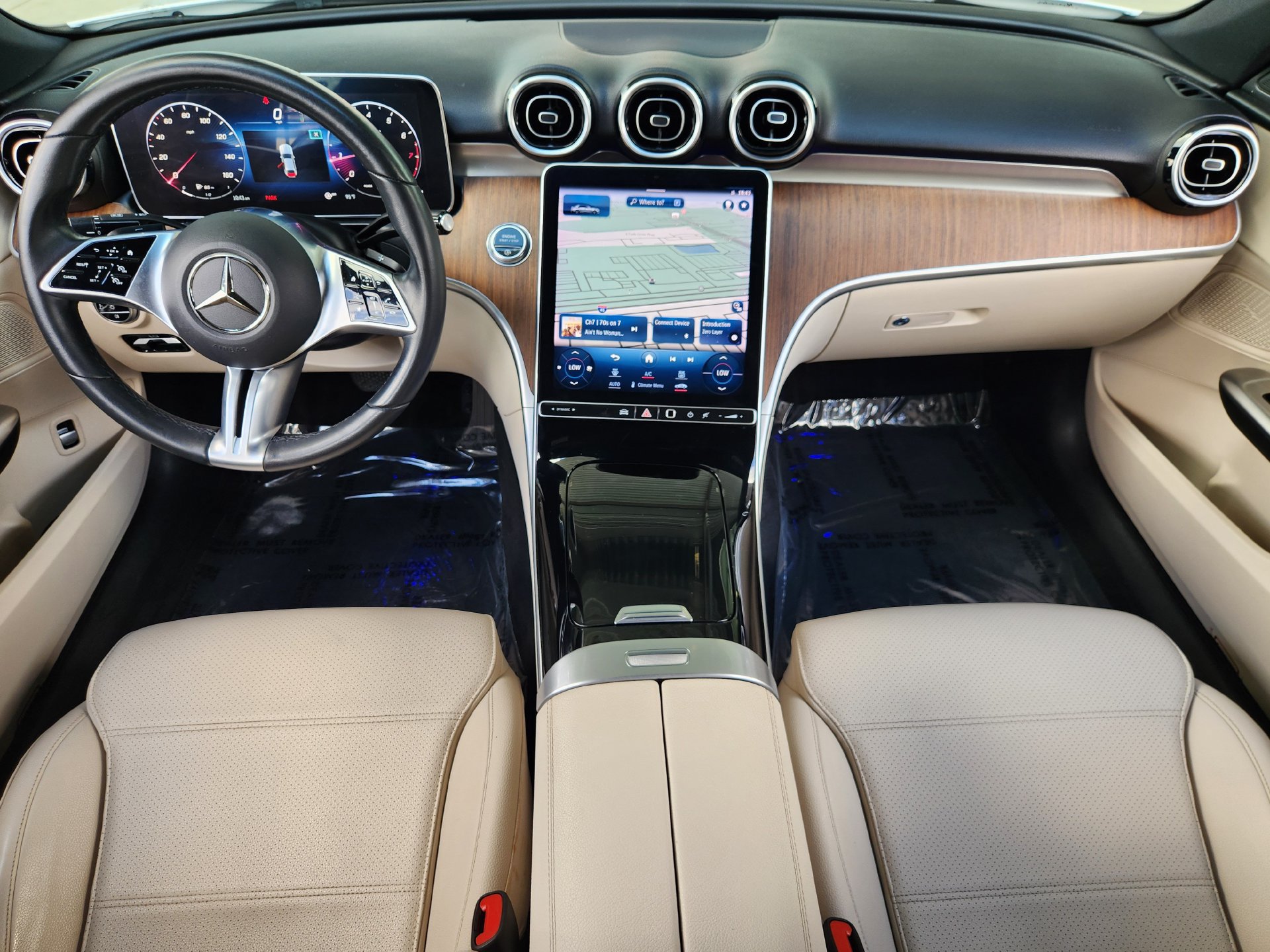 Used 2023 Mercedes-Benz C 300 Sedan image 2