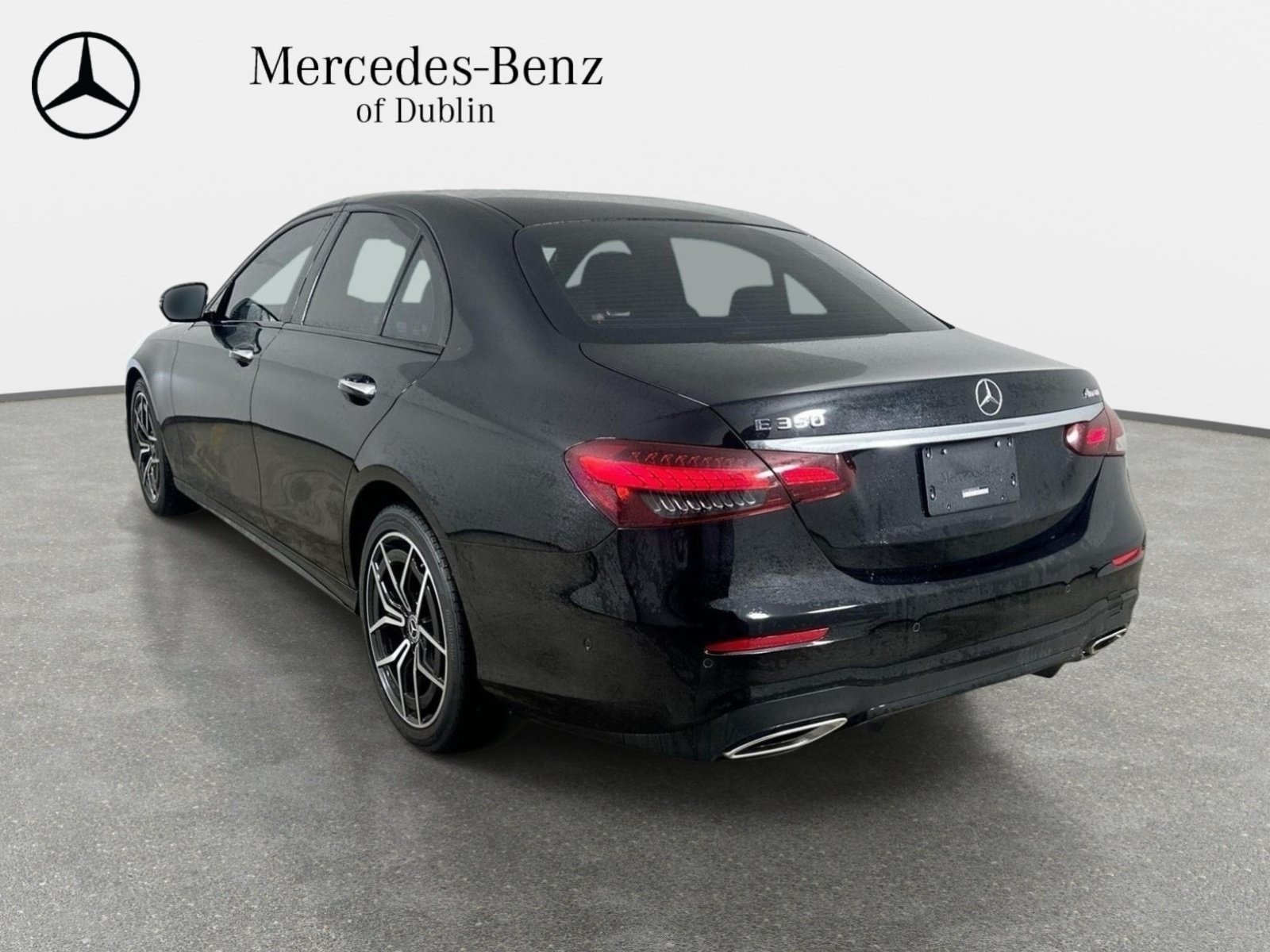 Used 2023 Mercedes-Benz E 350 4MATIC Sedan image 4