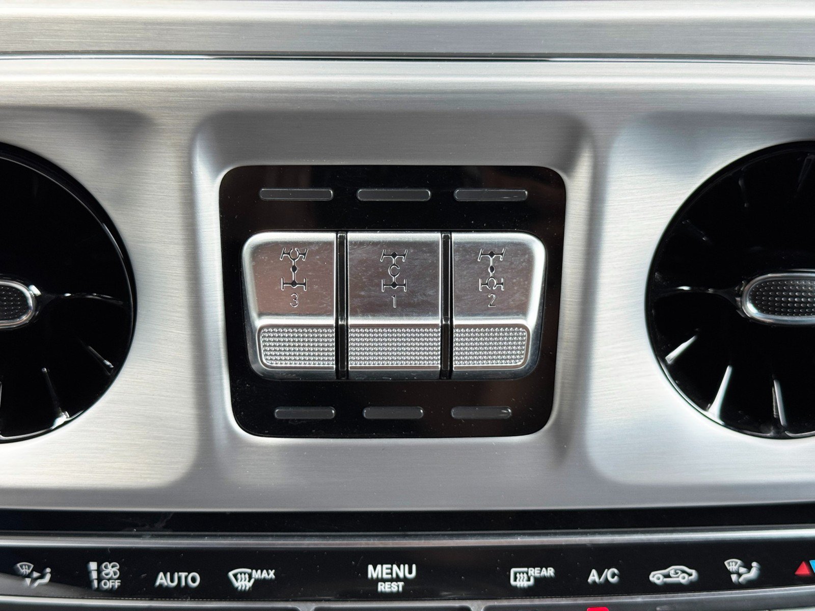 Used 2021 Mercedes-Benz G 550 image 32