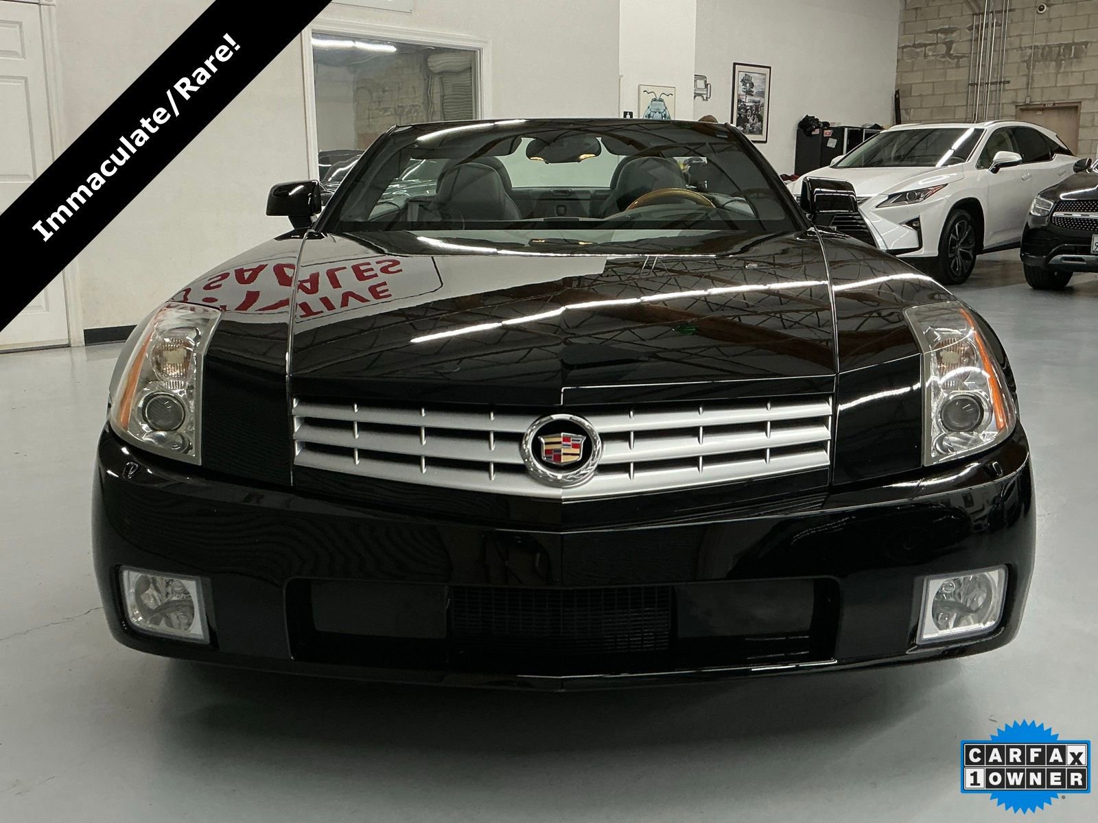 Used 2005 Cadillac XLR image 2