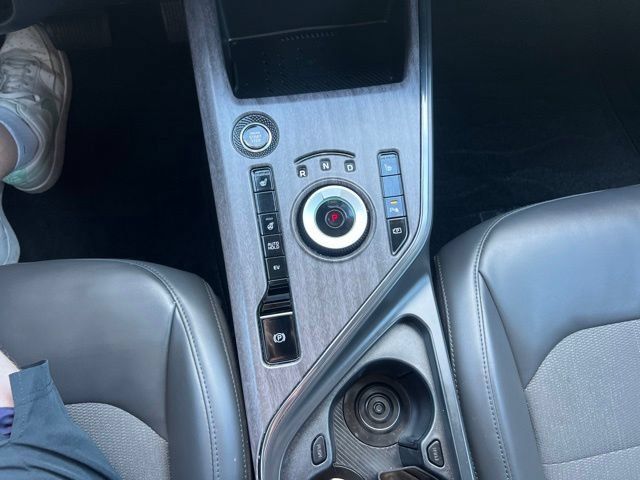 Used 2023 Kia Niro EX w/ EX Cold Weather Package FWD image 11