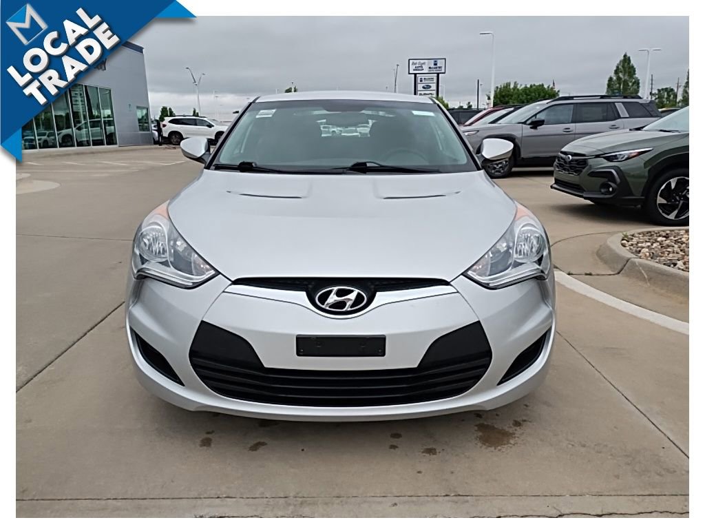 Used 2012 Hyundai Veloster FWD image 3